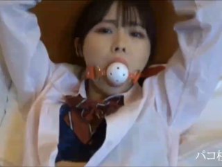 爱言情给你看看女人的翘臀骚逼